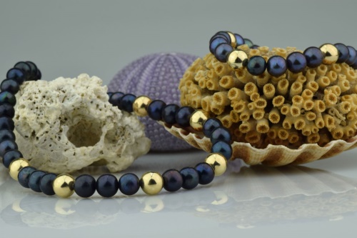 Perlový náhrdelník a náramek se zlatými kuličkami